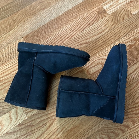 NWT Ugg Classic Short ll in Black Size 7 - Picture 8 of 16